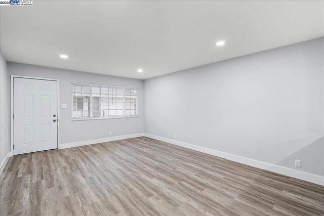 27070 Manon Ave, Hayward CA: https://media.crmls.org/mediaz/b0bf5d7d-bffe-487a-89e6-62c35618f96b.jpg