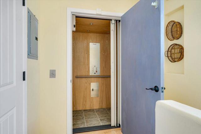 435 Coates Drive, Aptos CA: https://media.crmls.org/mediaz/b0c02a4b-c8b0-420c-acc3-e6ae2ead4883.jpg