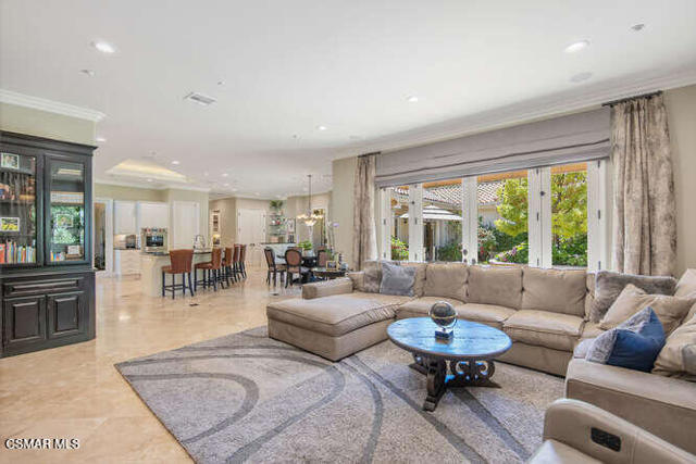 421 Whitegate Road, Thousand Oaks CA: https://media.crmls.org/mediaz/b0c0cfa6-6d6c-4f8a-a68d-5ada1955c24d.jpg
