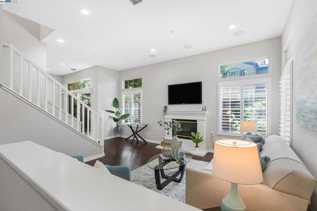 4119 Veneto Ct, Pleasanton CA: https://media.crmls.org/mediaz/b0c0ed2d-5b99-460e-973e-a466483dfaca.jpg