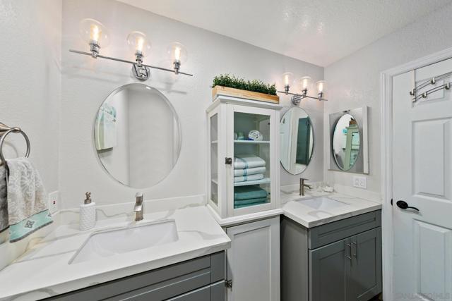 4366 Caminito Pintoresco, San Diego CA: https://media.crmls.org/mediaz/b0c11e23-62a2-4edd-813a-7c59d9619049.jpg