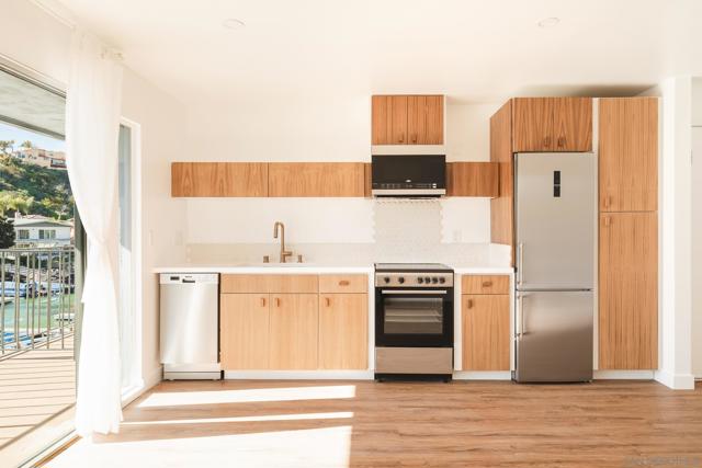 Image 38 of 52 For 4627 Park Dr