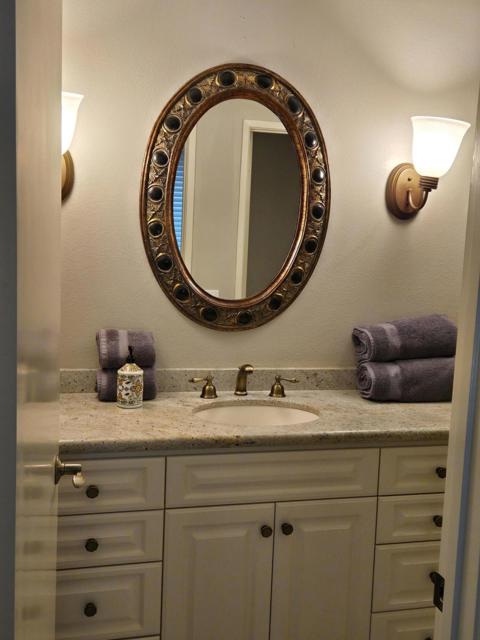 31 Stanford Drive, Rancho Mirage CA: https://media.crmls.org/mediaz/b0c202cd-493c-4c97-8d62-f3a64b0a045e.jpg
