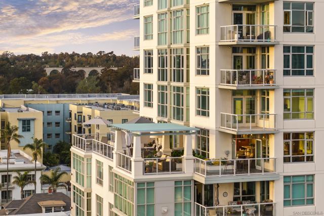 850 Beech St, San Diego CA: https://media.crmls.org/mediaz/b0c26fd6-0bbe-458e-b33d-01d273e31554.jpg