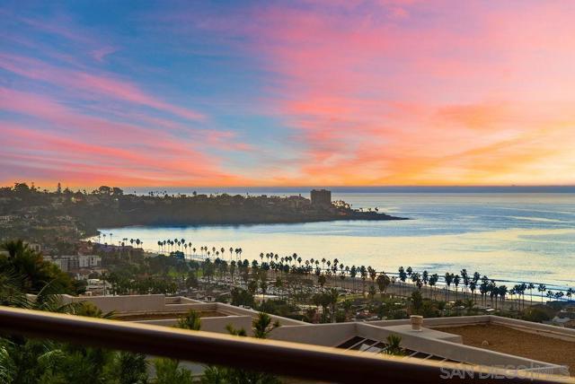 2516 Ruette Nicole, La Jolla CA: https://media.crmls.org/mediaz/b0c277fe-0843-4ce1-84d5-384efec5f555.jpg