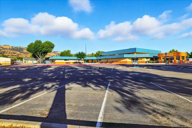 2908 Croft Drive, San Jose CA: https://media.crmls.org/mediaz/b0c303c6-2873-4cb2-ab36-179f277e2820.jpg