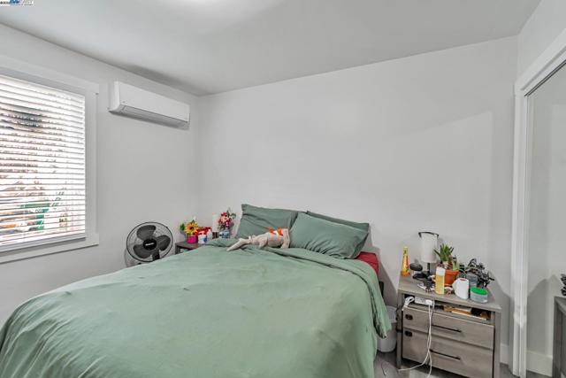 5444 Bancroft, Oakland CA: https://media.crmls.org/mediaz/b0c361f6-bf4a-413d-b03b-8533b5fc8f35.jpg