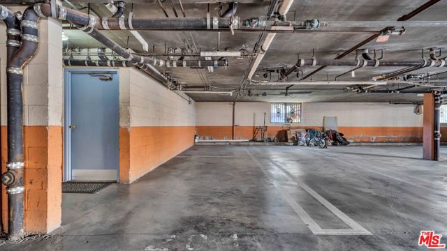 1800 Colby Avenue, Los Angeles CA: https://media.crmls.org/mediaz/b0c3ce23-0ce3-4a18-93ab-3f3bb5c52750.jpg