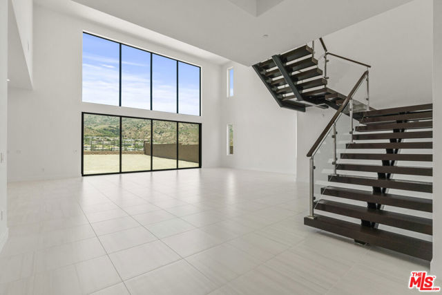 20115 W Galway Lane, Porter Ranch CA: https://media.crmls.org/mediaz/b0c3d9a4-c22c-4d93-bf78-37c27aa494c7.jpg