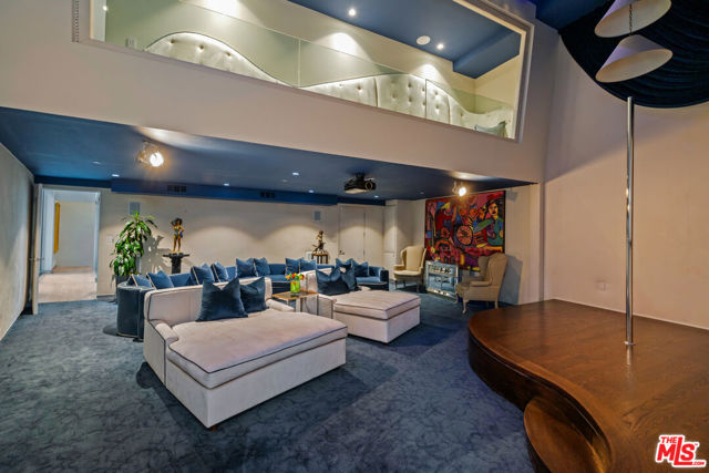 9353 Nightingale Drive, Los Angeles CA: https://media.crmls.org/mediaz/b0c3fe39-ba0b-412d-81e3-28f41f702a2b.jpg