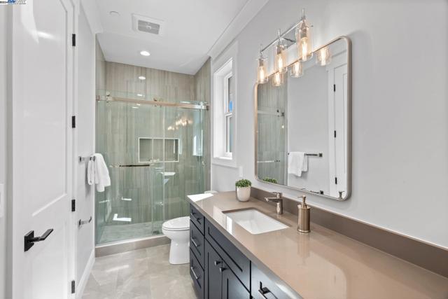 Image 17 of 23 For 37281 Olive St