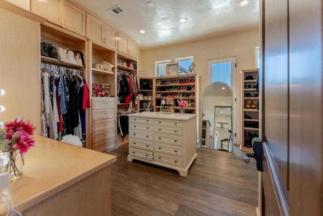 8440 Lovers Lane, Hollister CA: https://media.crmls.org/mediaz/b0c50e72-9e6c-4e53-b9f8-a1373207ad99.jpg