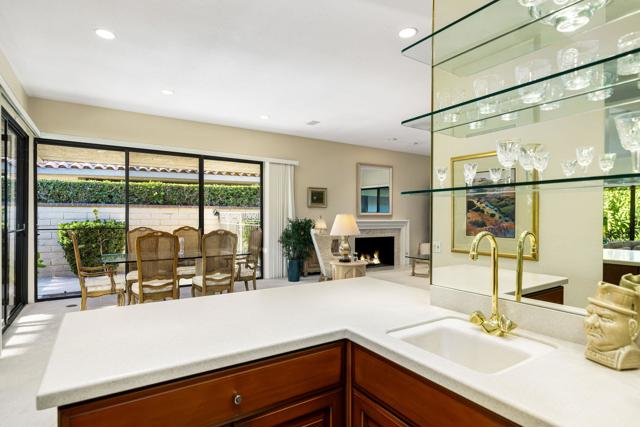 15 Duke Drive, Rancho Mirage CA: https://media.crmls.org/mediaz/b0c708da-3437-4f69-8cf3-507a072773d5.jpg