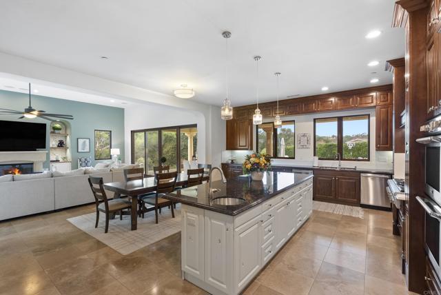 Detail Gallery Image 19 of 49 For 4229 Bridlewood Rd, Fallbrook,  CA 92028 - 4 Beds | 3/1 Baths