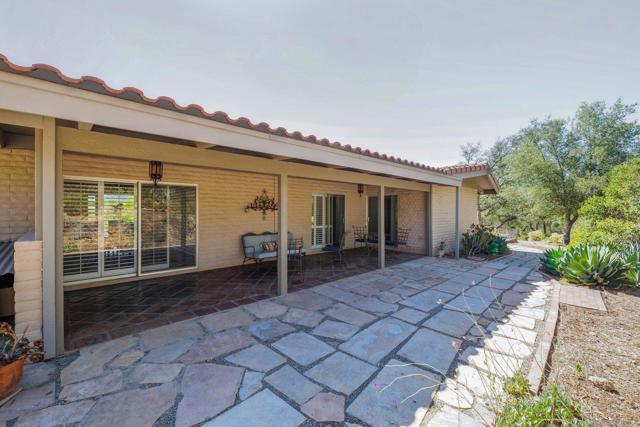 17711 S Mesa Drive, Pauma Valley CA: https://media.crmls.org/mediaz/b0c71f73-4e81-4eb5-a1f5-03cb571f7a3d.jpg