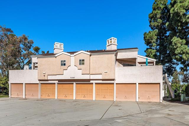 7087 Camino Revueltos #302, San Diego CA: https://media.crmls.org/mediaz/b0c734ef-1c98-490d-b6ff-1fc9ada94966.jpg