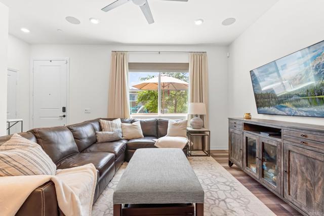 2199 Bluestone Circle, Chula Vista CA: https://media.crmls.org/mediaz/b0c75b15-aa18-464a-acb0-b83154300c36.jpg