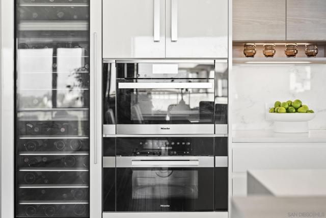 2604 5th Ave, San Diego CA: https://media.crmls.org/mediaz/b0c8a8f8-3d4f-4591-8319-7affb3e68ec8.jpg