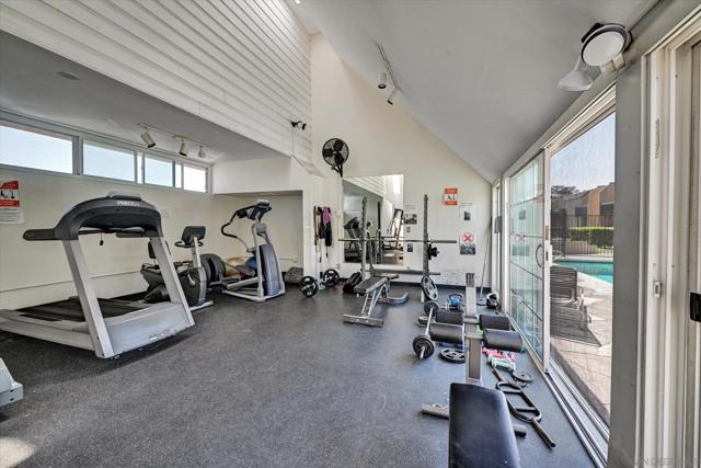 6333 Mount Ada, San Diego CA: https://media.crmls.org/mediaz/b0c8dbe7-f175-4550-9e5b-ab76982039af.jpg