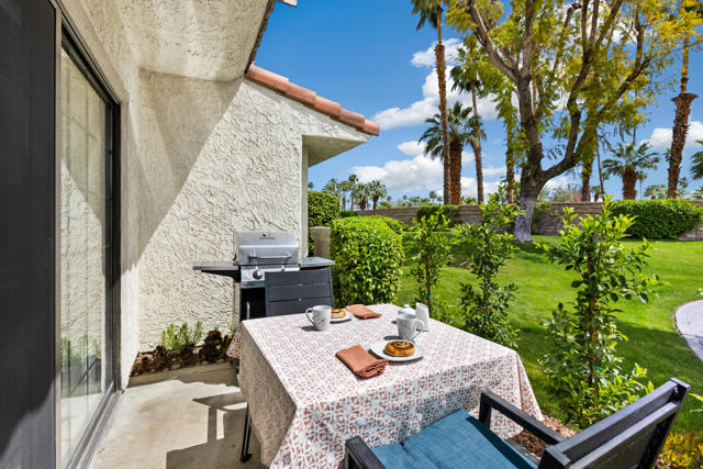 500 S Farrell Drive, Palm Springs CA: https://media.crmls.org/mediaz/b0c8e349-c10a-4781-b4dc-46f14928a57f.jpg