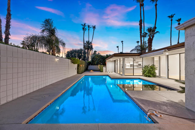 46428 War Bonnet Circle, Indian Wells CA: https://media.crmls.org/mediaz/b0c937b1-c9b7-46c7-80ca-ffe5e9773a27.jpg