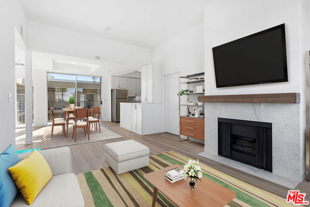 2033 Beloit Avenue, Los Angeles CA: https://media.crmls.org/mediaz/b0c9620f-69fb-4a73-8269-5c5bb174b2d6.jpg