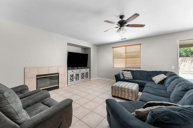 80722 Diamondback Trail, Indio CA: https://media.crmls.org/mediaz/b0c96244-627b-47f4-ae1b-e8b8c996ede0.jpg