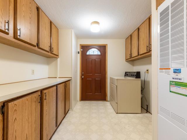 2289 Bryant Drive, Carlsbad CA: https://media.crmls.org/mediaz/b0c96d38-8984-4887-8da7-ec660d884e93.jpg