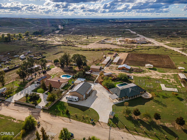Detail Gallery Image 4 of 75 For 102 Anna Ln, Bakersfield,  CA 93308 - 7 Beds | 5 Baths