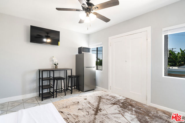 930 Fraser Avenue, Los Angeles CA: https://media.crmls.org/mediaz/b0cac312-613e-4bc3-946a-07b899ebec38.jpg