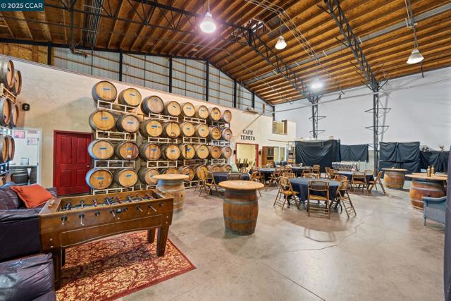 633 Kalthoff Cmn, Livermore CA: https://media.crmls.org/mediaz/b0cc3ba3-95ef-4969-b648-75897f145fb0.jpg