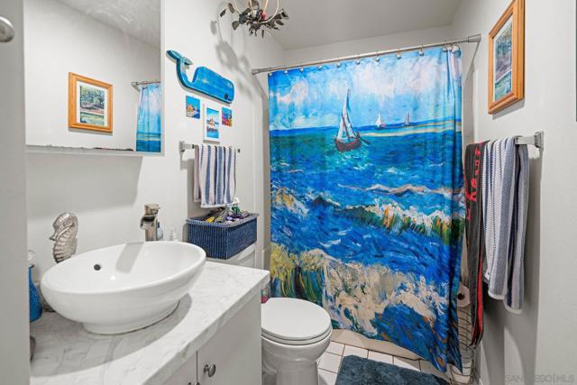 Image 23 of 33 For 2540 Clairemont Dr  307