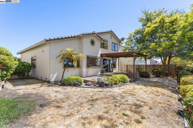 6444 Boone Dr, Castro Valley CA: https://media.crmls.org/mediaz/b0cc8549-22a6-48f8-b8b5-d0e0dc4cffb8.jpg
