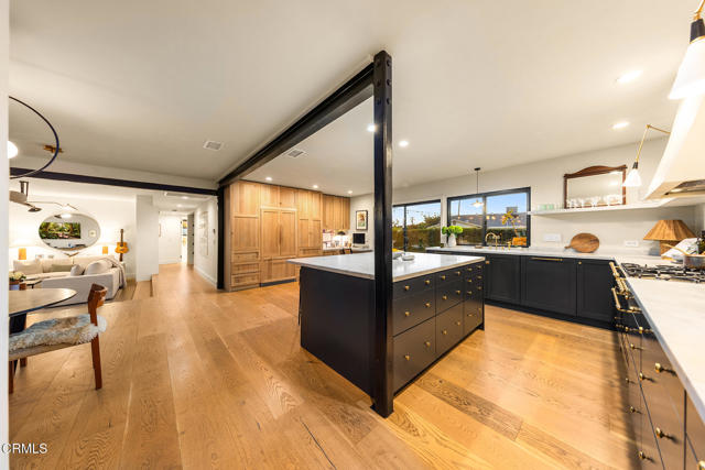 705 Alomar Street, Ojai CA: https://media.crmls.org/mediaz/b0ccb60b-1977-4556-980e-30ce5db2e5fa.jpg