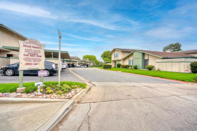 10143 Caminito Volar, San Diego CA: https://media.crmls.org/mediaz/b0cccfa8-eadd-41b9-bb94-f6a427dec212.jpg
