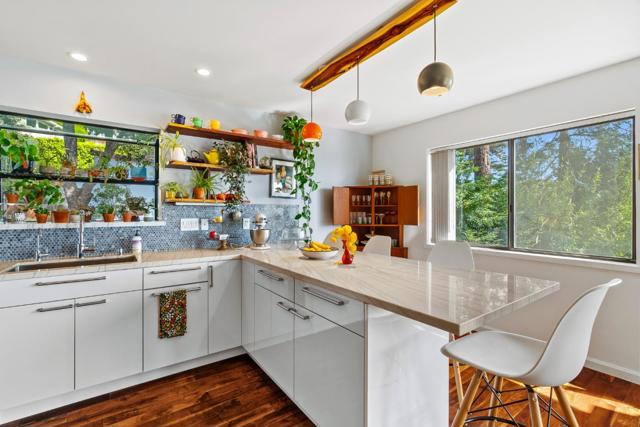 530 Santa Marguarita Drive, Aptos CA: https://media.crmls.org/mediaz/b0cd06f0-320f-4620-bafa-8f384a8c7f36.jpg
