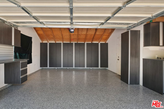 6421 Gaviota Avenue, Van Nuys CA: https://media.crmls.org/mediaz/b0cd3bfd-0784-4475-b21f-a0ad9c11ceea.jpg