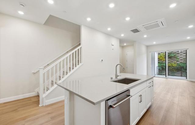 2449 Willow Way, San Mateo CA: https://media.crmls.org/mediaz/b0ce5701-3459-4d94-9f9a-22f0657d367b.jpg