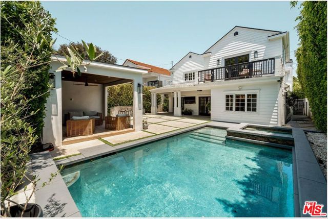 4469 Stern Avenue, Sherman Oaks CA: https://media.crmls.org/mediaz/b0ce8d57-7382-474a-b804-98b0da06b88b.jpg