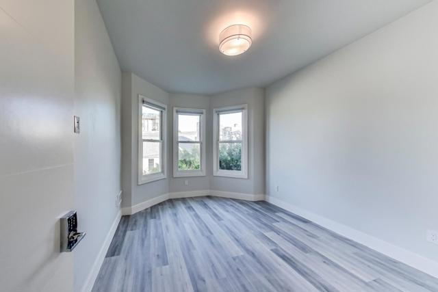 811 Oak Street, San Francisco CA: https://media.crmls.org/mediaz/b0cf104c-1504-4c80-af43-460ca5046ca4.jpg