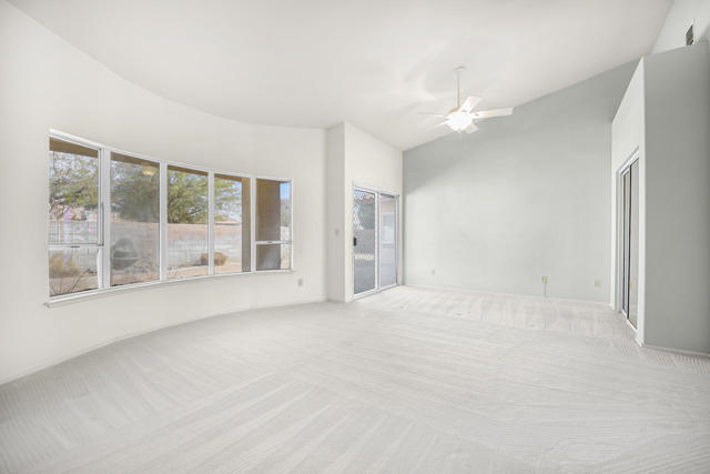 40180 Eastwood Lane, Palm Desert CA: https://media.crmls.org/mediaz/b0cf12c9-3676-4c1b-b2f7-6cfe229d16e7.jpg