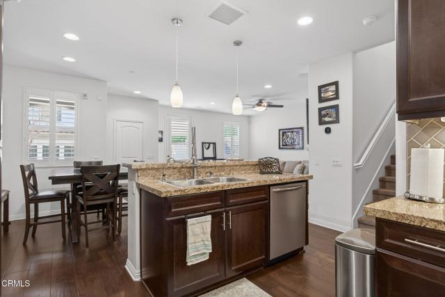 Detail Gallery Image 11 of 37 For 34 Secret Hollow Ln, Newbury Park,  CA 91320 - 3 Beds | 2/1 Baths