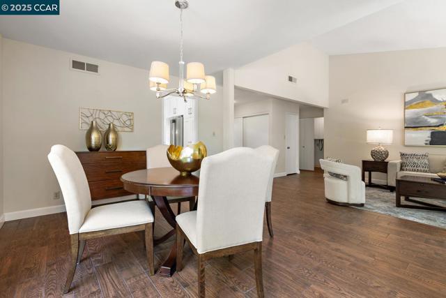 2155 Cactus Ct, Walnut Creek CA: https://media.crmls.org/mediaz/b0d015f3-c150-46e5-834c-089a34c7ab21.jpg