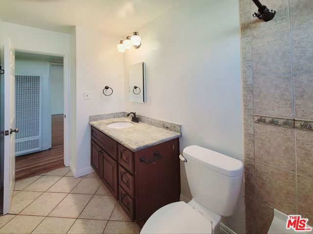 25353 Oak Street, Lomita CA: https://media.crmls.org/mediaz/b0d03997-d85a-4a0b-854f-209bf14e7951.jpg