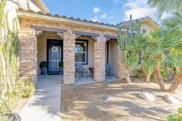 41394 Hanover Street, Indio CA: https://media.crmls.org/mediaz/b0d14f76-a4b6-4ebe-8270-0e752f8083fa.jpg