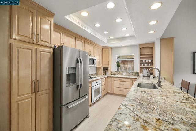 4513 Birch Bark Rd, Concord CA: https://media.crmls.org/mediaz/b0d1aea8-75d2-49e5-aa57-8a8cabb9c6e0.jpg