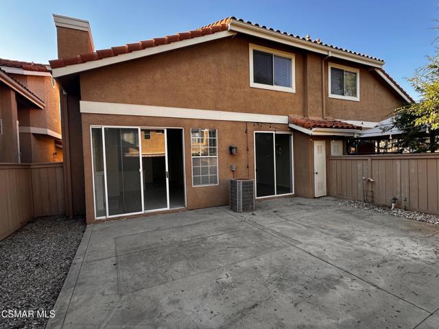 4862 Martona Drive, Oak Park CA: https://media.crmls.org/mediaz/b0d23435-874b-49f8-aaad-36c602a11ff5.jpg