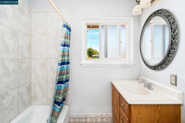 1216 Sherlock Way, Concord CA: https://media.crmls.org/mediaz/b0d38cf7-258a-4032-baf1-79eb3db4b1c4.jpg