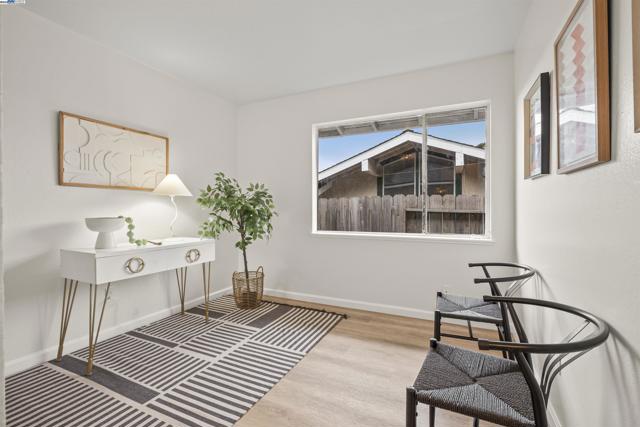 2541 Duke Ave, Richmond CA: https://media.crmls.org/mediaz/b0d42a93-69e7-49b6-b5e4-736d28719a36.jpg