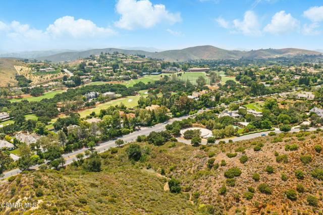 1600 Crown Ridge Court, Westlake Village CA: https://media.crmls.org/mediaz/b0d53156-3d84-4a7e-afc8-8ef8dc243b80.jpg
